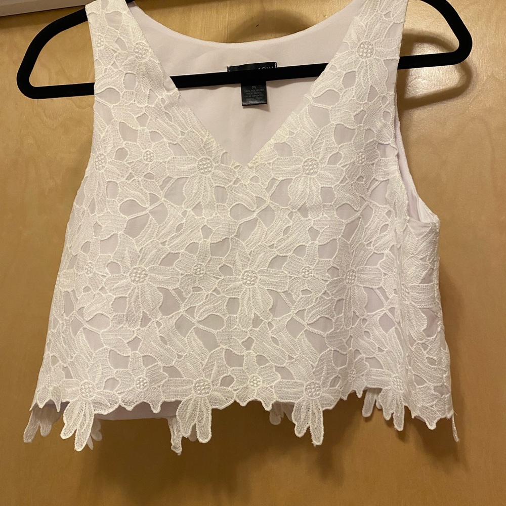 NWOT  Aqua white lace crop top